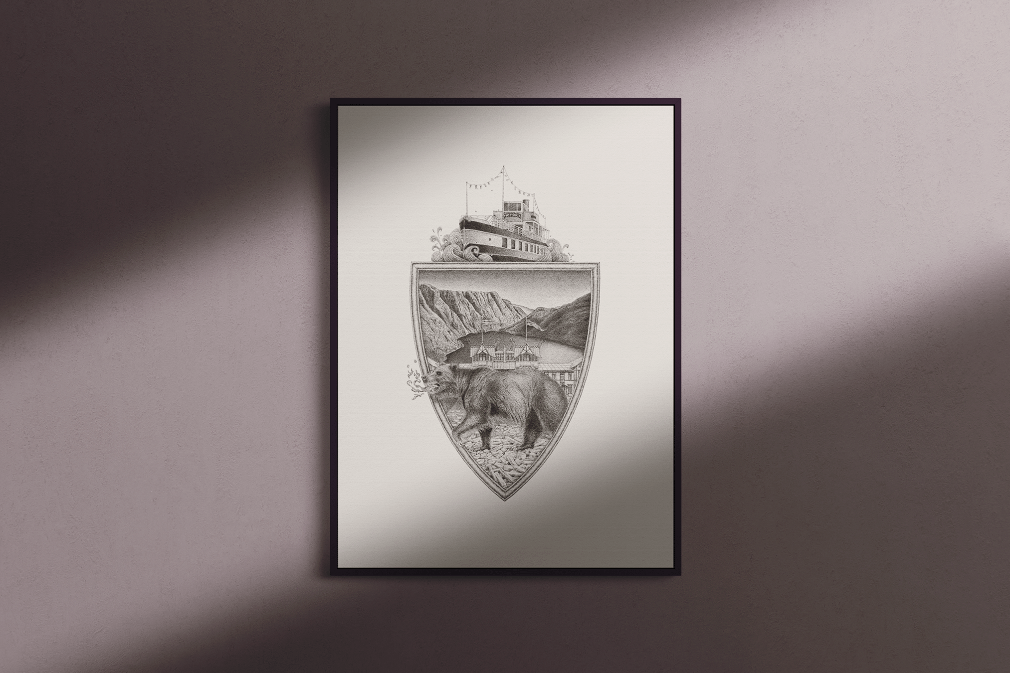 Innrammet kunsttrykk av Tokke kommunes kommunevåpen. Viser Dalen hotell, telemarkskanalen, Bandak, og brynestein fra Eidsborg